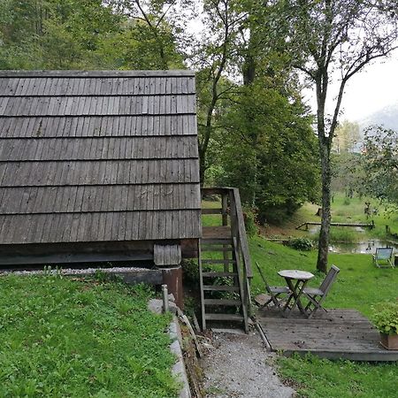 Hotel Glamping Zlata Ribica Idrija pri Baci Exterior foto