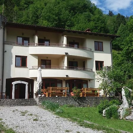 Hotel Glamping Zlata Ribica Idrija pri Baci Exterior foto
