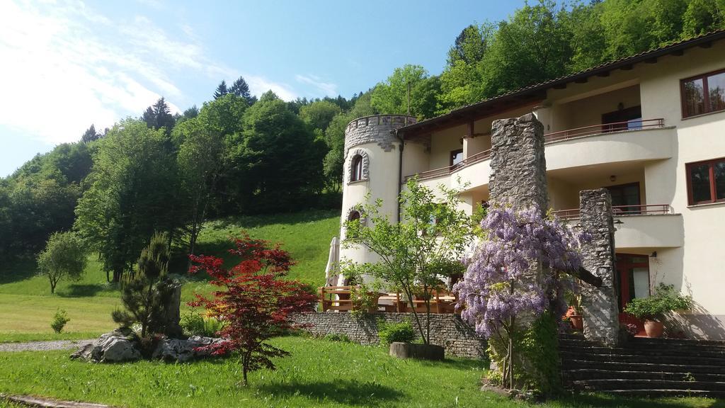 Hotel Glamping Zlata Ribica Idrija pri Baci Exterior foto